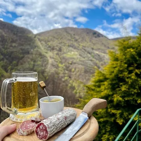 Mountain View Retreat Three Floors Plus Terrace Tatil Evi